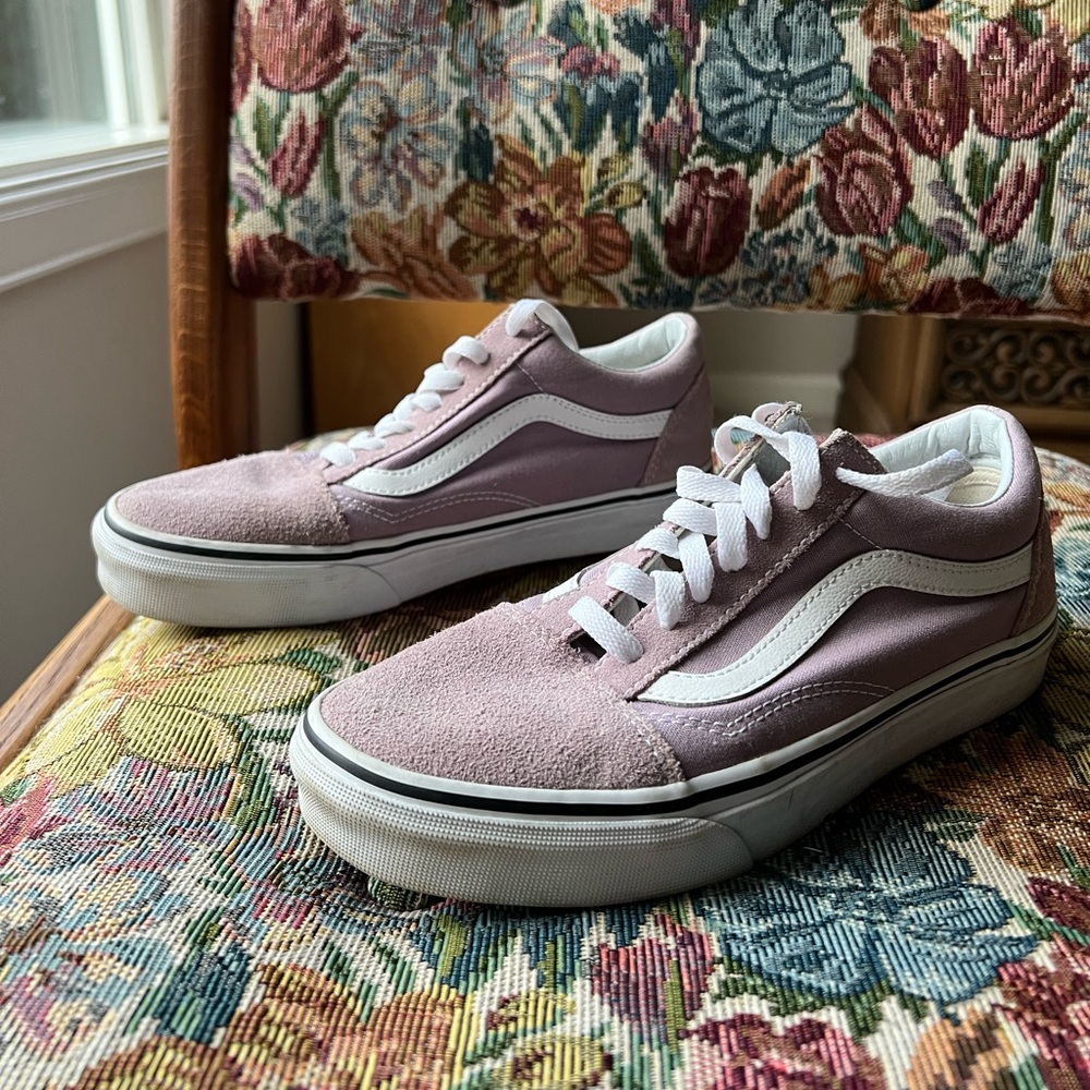 Vans Lavender Off The Wall size 7 women’s